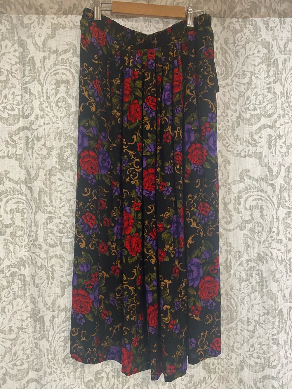 Koret Vintage USA Floral Rose Artsy Whimsigoth Midi Skirt Black Red Purple 22W
